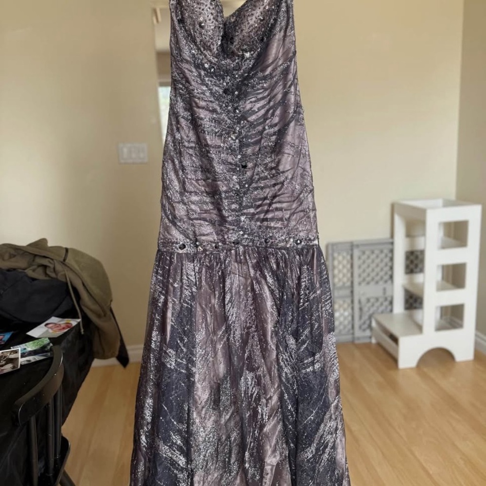Le Chateau Black and Gray Prom Dress